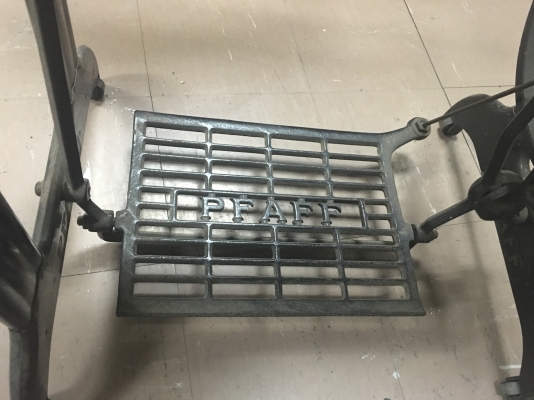 อีกตัว Pfaff 51 จักรเยอรมันสายพันธุ์แกร่ง ยกให้ทั้งหัวทั้งโต๊ะ อีกตัว Pfaff 51 จักรเยอรมันสายพันธุ์แกร่ง ยกให้ทั้งหัวทั้งโต๊ะ