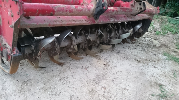 ขายโรตารี่ วิเชียร 190 พร้อมยอย พร้อมใช้งาน ใส่กับรถ45-50 แรง ใบยังใช้ได้ ขายโรตารี่ วิเชียร 190 พร้อมยอย พร้อมใช้งาน ใส่กับรถ45-50 แรง ใบยังใช้ได้