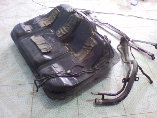 ถังน้ำมัน ฮุนได โซนาต้า ครบชุด ถังน้ำมัน ฮุนได โซนาต้า ครบชุด