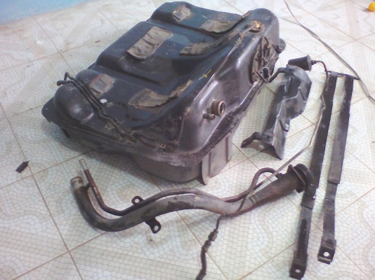 ถังน้ำมัน ฮุนได โซนาต้า ครบชุด ถังน้ำมัน ฮุนได โซนาต้า ครบชุด