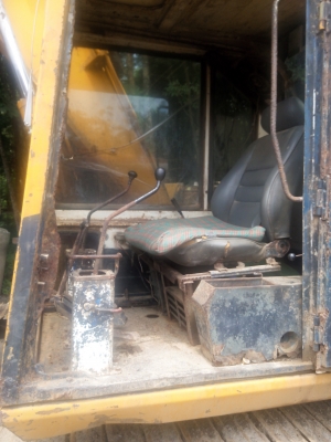 ขายรถแบคโฮคีปไม้ KOMATSU PC120-3 ที่คีปแบบหมุนได้ มีบุ้งกี๋ ราคา 500000