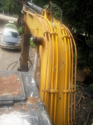 ขายรถแบคโฮคีปไม้ KOMATSU PC120-3 ที่คีปแบบหมุนได้ มีบุ้งกี๋ ราคา 500000