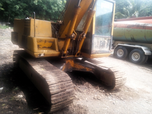 ขายรถแบคโฮคีปไม้ KOMATSU PC120-3 ที่คีปแบบหมุนได้ มีบุ้งกี๋ ราคา 500000