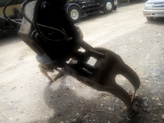 ขายรถแบคโฮคีปไม้ KOMATSU PC120-3 ที่คีปแบบหมุนได้ มีบุ้งกี๋ ราคา 500000