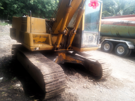 ขายรถแบคโฮคีปไม้ KOMATSU PC120-3 ที่คีปแบบหมุนได้ มีบุ้งกี๋ ราคา 500000