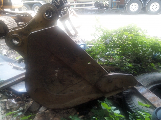 ขายรถแบคโฮคีปไม้ KOMATSU PC120-3 ที่คีปแบบหมุนได้ มีบุ้งกี๋ ราคา 500000