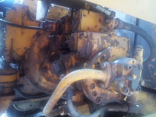 ขายรถแบคโฮคีปไม้ KOMATSU PC120-3 ที่คีปแบบหมุนได้ มีบุ้งกี๋ ราคา 500000