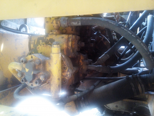 ขายรถแบคโฮคีปไม้ KOMATSU PC120-3 ที่คีปแบบหมุนได้ มีบุ้งกี๋ ราคา 500000