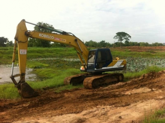 ขาย 695,000 KOBELCO  SK200 MARK 3  เครื่องดี ไฟฟ้าครบ  เอกสารเล่มทะเบียน  รถอยู่ จ.นครราชสีมา  090-772-3710 090-772-3708
