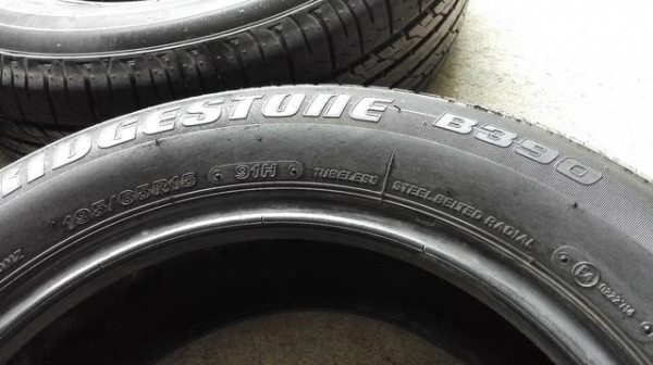 ขายยาง bs 195/65/15 ปี 12