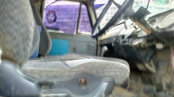 รถฮีโน่ 6 ล้อดั้ม ( หัวยาว ) 168 แรงม้า.    สนใจติดต่อ  081 - 6079515