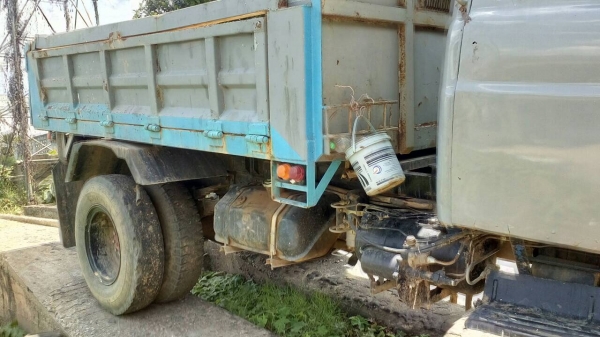 รถฮีโน่ 6 ล้อดั้ม ( หัวยาว ) 168 แรงม้า.    สนใจติดต่อ  081 - 6079515