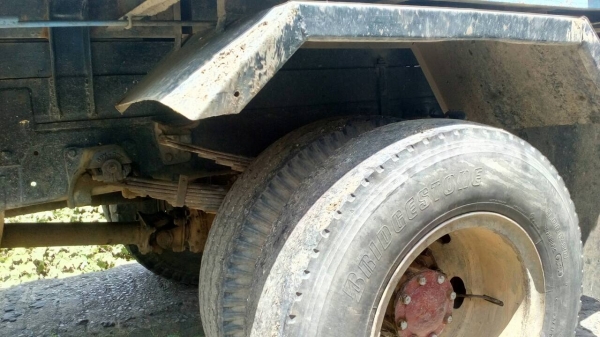 รถฮีโน่ 6 ล้อดั้ม ( หัวยาว ) 168 แรงม้า.    สนใจติดต่อ  081 - 6079515