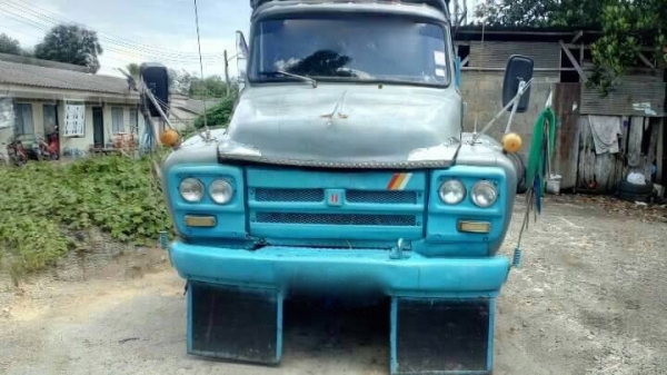 รถฮีโน่ 6 ล้อดั้ม ( หัวยาว ) 168 แรงม้า.    สนใจติดต่อ  081 - 6079515