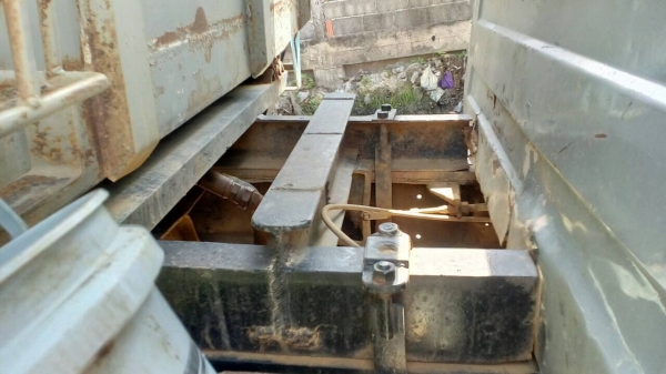 รถฮีโน่ 6 ล้อดั้ม ( หัวยาว ) 168 แรงม้า.    สนใจติดต่อ  081 - 6079515