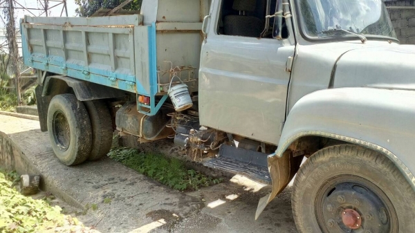 รถฮีโน่ 6 ล้อดั้ม ( หัวยาว ) 168 แรงม้า.    สนใจติดต่อ  081 - 6079515