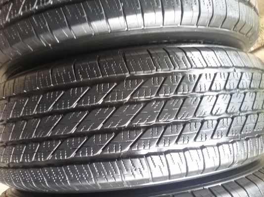 ยางMICHELIN 265 65R17ปี2015 ลงพื้นจริงปลายปี2015สภาพสวยมากๆไร้ที่ติ ดอกยางเยอะมากๆ ไม่มีปะ คุ้มสุดไม่แพง