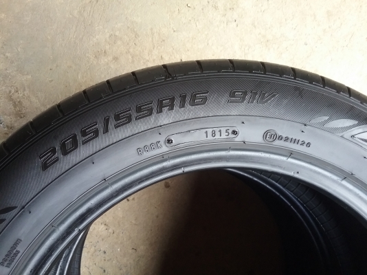 ยางDUNLOP 205 55R16 สัปดาห์ที่ 18 ปี2015 สภาพสวยมากๆ ดอกเยอะเต็มๆคุ้มสุดไม่แพง