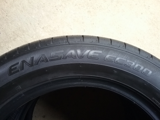 ยางDUNLOP 205 55R16 สัปดาห์ที่ 18 ปี2015 สภาพสวยมากๆ ดอกเยอะเต็มๆคุ้มสุดไม่แพง