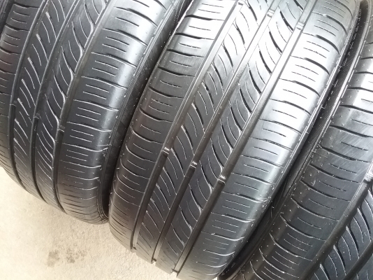 ยางDUNLOP 205 55R16 สัปดาห์ที่ 18 ปี2015 สภาพสวยมากๆ ดอกเยอะเต็มๆคุ้มสุดไม่แพง