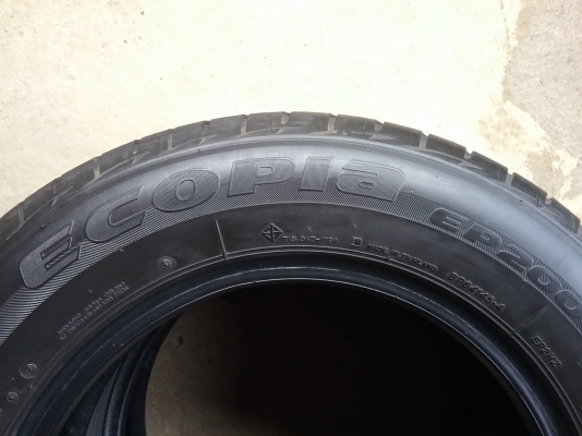 ยางBRIDGESTONE รุ่น Ecopia EP200 195 65R15 ปี2015 สภาพสวยมากๆ ดอกเยอะมากๆไม่มีปะคุ้มสุดๆไม่แพง