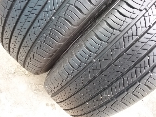 ยางMICHELIN รุ่น LATITUDE. 215 65R16ปี2015 ยางรถกระบะ รถตู้สภาพสวยมากๆ ดอกเยอะมากๆ 1.คู่ถูกคุ้มใช้นาน