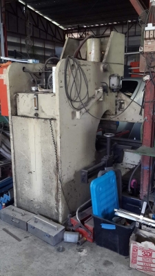 ขายครับขายเครื่องพับไต้หวัน มีดพับยาวประมาณ 1.5 m. แรงอัด 35 ตัน พับได้หนาประมาณ 4 mm.(มั่ง) ชัวร์ๆ ดูตามเพส เครื่องสวยๆ พร้อมใช้ 155000 บาท ยันเวลา 2 อาทิตย์ 0814583376 เอก ปทุม