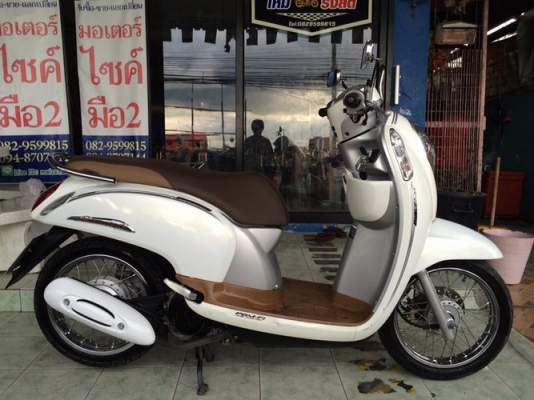 Honda Scoopy i ลาย คลาสสิค รถปี57 รถสวย หัวฉีดประหยัดน้ำมัน Honda Scoopy i ลาย คลาสสิค รถปี57 รถสวย หัวฉีดประหยัดน้ำมัน