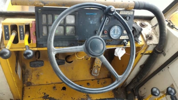 KOMATSU 510 กรองเดี่ยว sn.14,924 ญี่ปุ่นแท้ โทร.090-986-2521 อ๊อบ KOMATSU 510 กรองเดี่ยว sn.14,924 ญี่ปุ่นแท้ โทร.090-986-2521 อ๊อบ