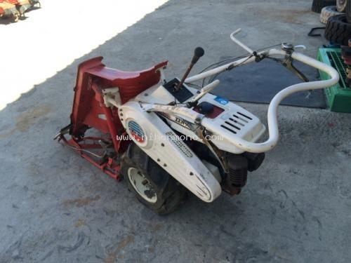 NEW รถเกี่ยวข้าวเดินตาม YANMAR YB301 รหัสสินค้า : 80904239 www.nihonmono.com NEW รถเกี่ยวข้าวเดินตาม YANMAR YB301 รหัสสินค้า : 80904239 www.nihonmono.com