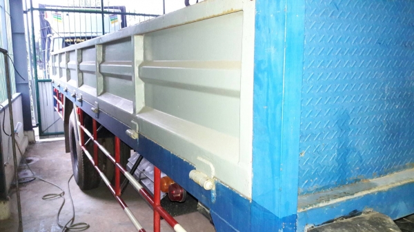 หกล้อเครน FF3H 195 แรง ยาว 7.20 เมตร เครน 3.5 ตัน  4 ปอก ท้องวี รถสวยมาก k.อู้ด 081-1597055,k.อิ้ง081-1597055