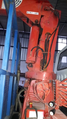 หกล้อเครน FF3H 195 แรง ยาว 7.20 เมตร เครน 3.5 ตัน  4 ปอก ท้องวี รถสวยมาก k.อู้ด 081-1597055,k.อิ้ง081-1597055