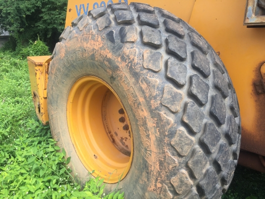 ขายรถบดสั่นสะเทือน