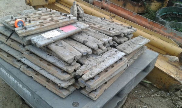 ขายก็อปยางสำหรับรถ ขนาด 40 &ndash; 50 มี 80 ก้อน ราคาก้อนละ 250 บาท