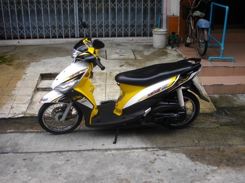 ขาย Mio 115i หัวฉีด สีขาว-ดำ-เหลือง สวยจ๊าบ เครื่องเยี่ยม รับประกันศูนย์5ปี ราคา 19500 บาท