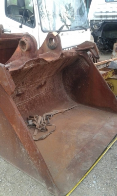 ขายบุ้งกี๋ สำหรับรถขนาด 200 สินค้าเก่านอก ไม่มีฟัน ราคา 18,000 บาท