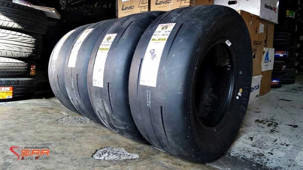 ยาง DRAG MICKEY THOMPSON 275/60R15 ปี16