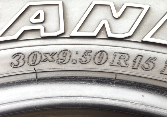 ยาง All Dunlop 30 9.5 R15 ปี11 ดอกเต็ม ใช้ยาว ราคาไม่แพง