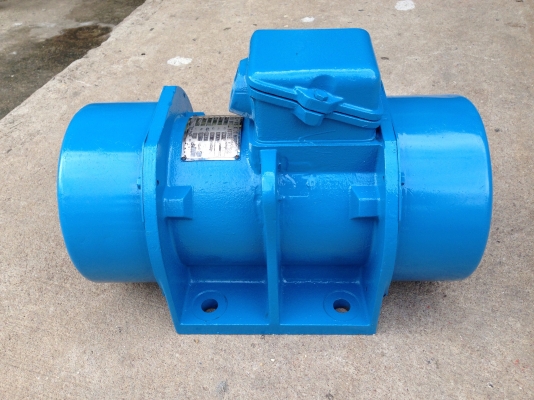 ขายมอเตอร์สั่น-เขย่า Vimarc vibrator 1HP. 380V made in Natherlands สภาพสวยเดิมๆ(ทำสีใหม่) วิ่งนิ่ม สั่นแรง พร้อมใช้งาน