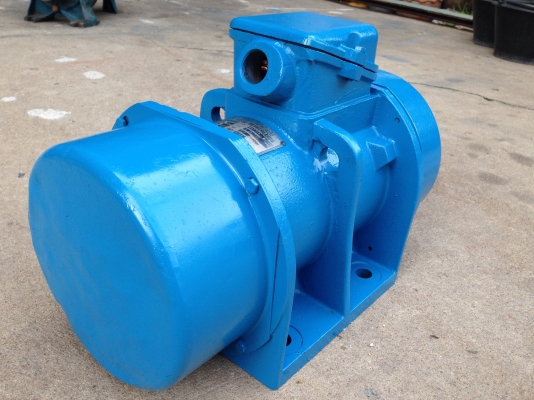 ขายมอเตอร์สั่น-เขย่า Vimarc vibrator 1HP. 380V made in Natherlands สภาพสวยเดิมๆ(ทำสีใหม่) วิ่งนิ่ม สั่นแรง พร้อมใช้งาน ขายมอเตอร์สั่น-เขย่า Vimarc vibrator 1HP. 380V made in Natherlands สภาพสวยเดิมๆ(ทำสีใหม่) วิ่งนิ่ม สั่นแรง พร้อมใช้งาน