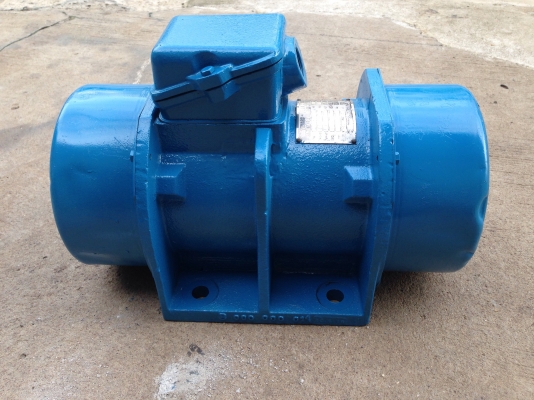 ขายมอเตอร์สั่น-เขย่า Vimarc vibrator 1HP. 380V made in Natherlands สภาพสวยเดิมๆ(ทำสีใหม่) วิ่งนิ่ม สั่นแรง พร้อมใช้งาน ขายมอเตอร์สั่น-เขย่า Vimarc vibrator 1HP. 380V made in Natherlands สภาพสวยเดิมๆ(ทำสีใหม่) วิ่งนิ่ม สั่นแรง พร้อมใช้งาน