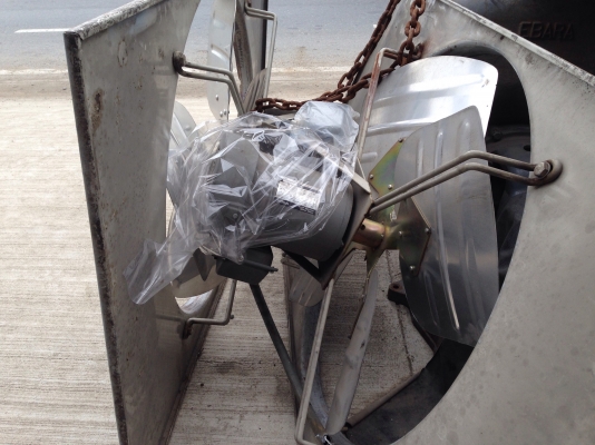 ขายพัดลมระบายอากาศ ขนาดใบพัด 29นิ้ว 950รอบ มอเตอร์ Mitsubishi / Hitachi 1HP. 380V สภาพสวยมาก วิ่งนิ่ม พร้อมใช้งาน มี 4ชุดครับ ขายพัดลมระบายอากาศ ขนาดใบพัด 29นิ้ว 950รอบ มอเตอร์ Mitsubishi / Hitachi 1HP. 380V สภาพสวยมาก วิ่งนิ่ม พร้อมใช้งาน มี 4ชุดครับ