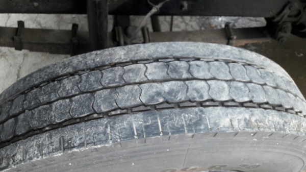 รถบรรทุก 6 ล้อพื้นเรียบ HINO  รุ่น  FF1JMKA  เครื่อง  210 แรงม้า