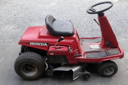 รถตัดหญ้านั่งขับ honda 3013 2ใบตัด เก่าญี่ปุ่น