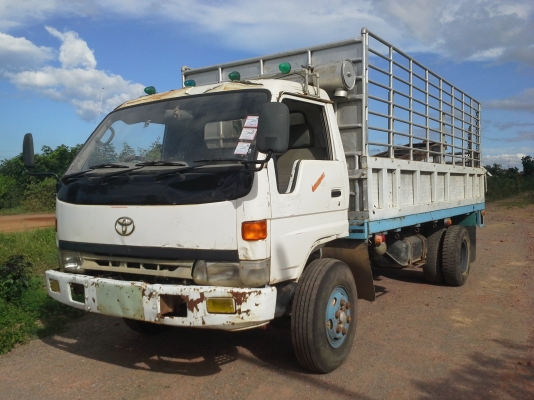 TOYOTA 6 ล้อ( เครื่อง15 B 120แรง) ช่วงล่างใหญ่ F หน้า-หลัง กะบะยาว 5เมตร พวงมาลัยพาว์เวอร์ เครื่องดี รถใช้งานอยู่ ตามสภาพ (เลขเครื่อง เลขครัทซีไม่ตรง) ***ครัทซีเดิมที่ลงในเล่มมีให้ ***ขาย 135,000 บาท (ศุภากร081-1903107 , 081-4252943