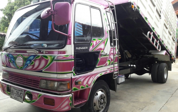 ลูกค้าจองแล้ว ครับ หกล้อ ฮีโน่ FD2H HO7D195 ดั้มเกษตรยาว5.30ม สภาพดีสวยๆพร้อมใช้ หัวบางเดิมๆสีสวยกริ๊ปพายในครบ แอร์เย็นๆ เล่มทะเบียนพร้อมโอน