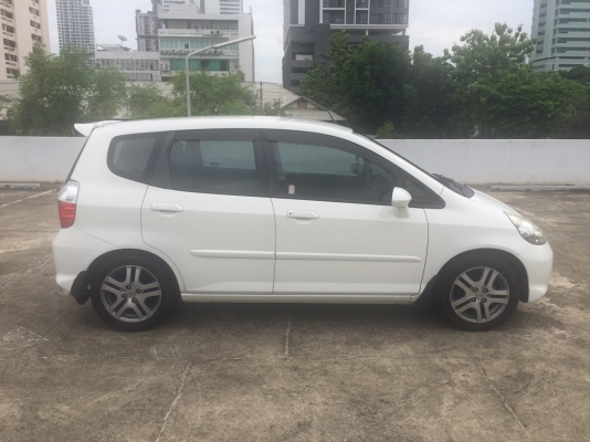 ขายรถ Honda jazz ปี 2006