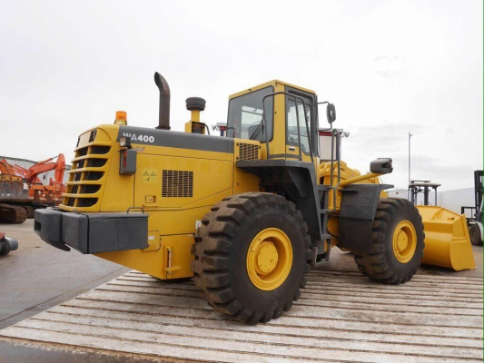 KOMATSU WA400-3E นำเข้าจากญี่ปุ่น สวยมากพร้อมใช้งาน ไม่แพงครับ โทร.090-986-2521 อ๊อบ