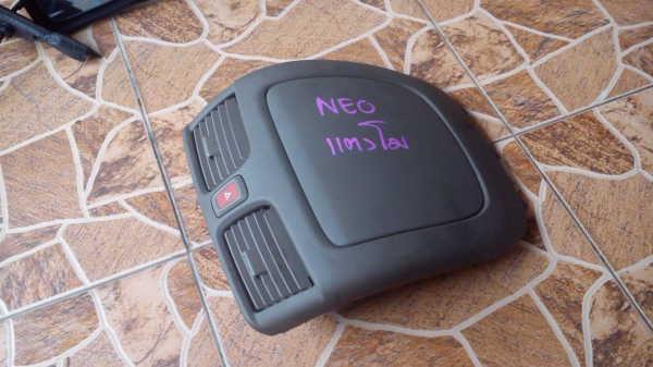 กรอบเก๊ะกลาง NISSAN NEO ท้ายแตงโม