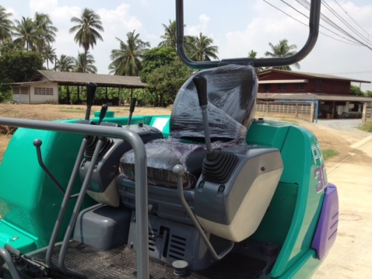 มาใหม่!! รถขุด KOMATSU PC30-7E ทำสีใหม่ นำเข้า มือสองจากญี่ปุ่นแท้ๆ